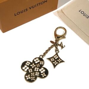 Auth Louis Vuitton Ivy Flower M67930 Logo Gold Key Bag Charm Keychain Key Holder